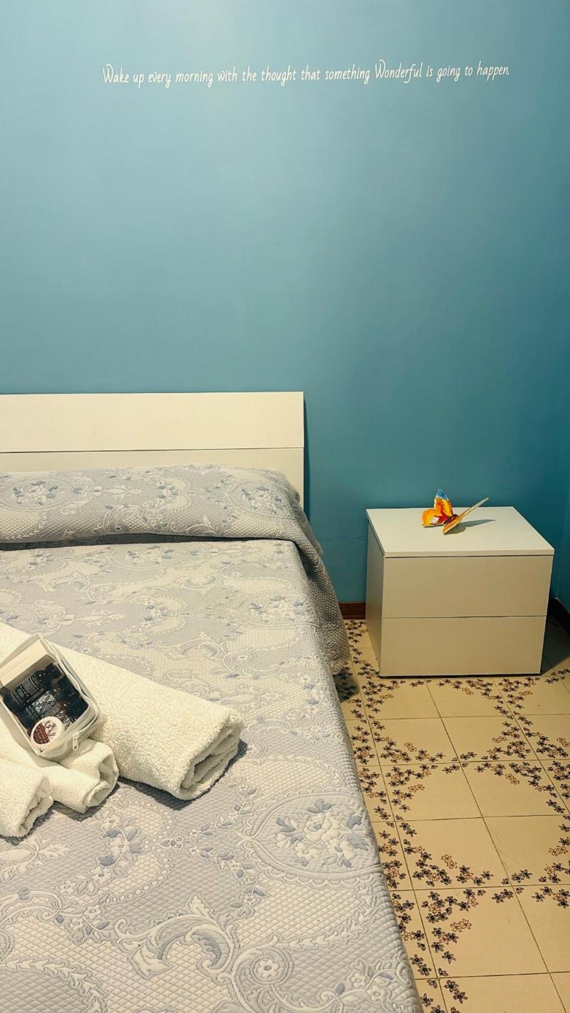 Appartamento Giardini Naxos Butterflies Home 스키조 외부 사진