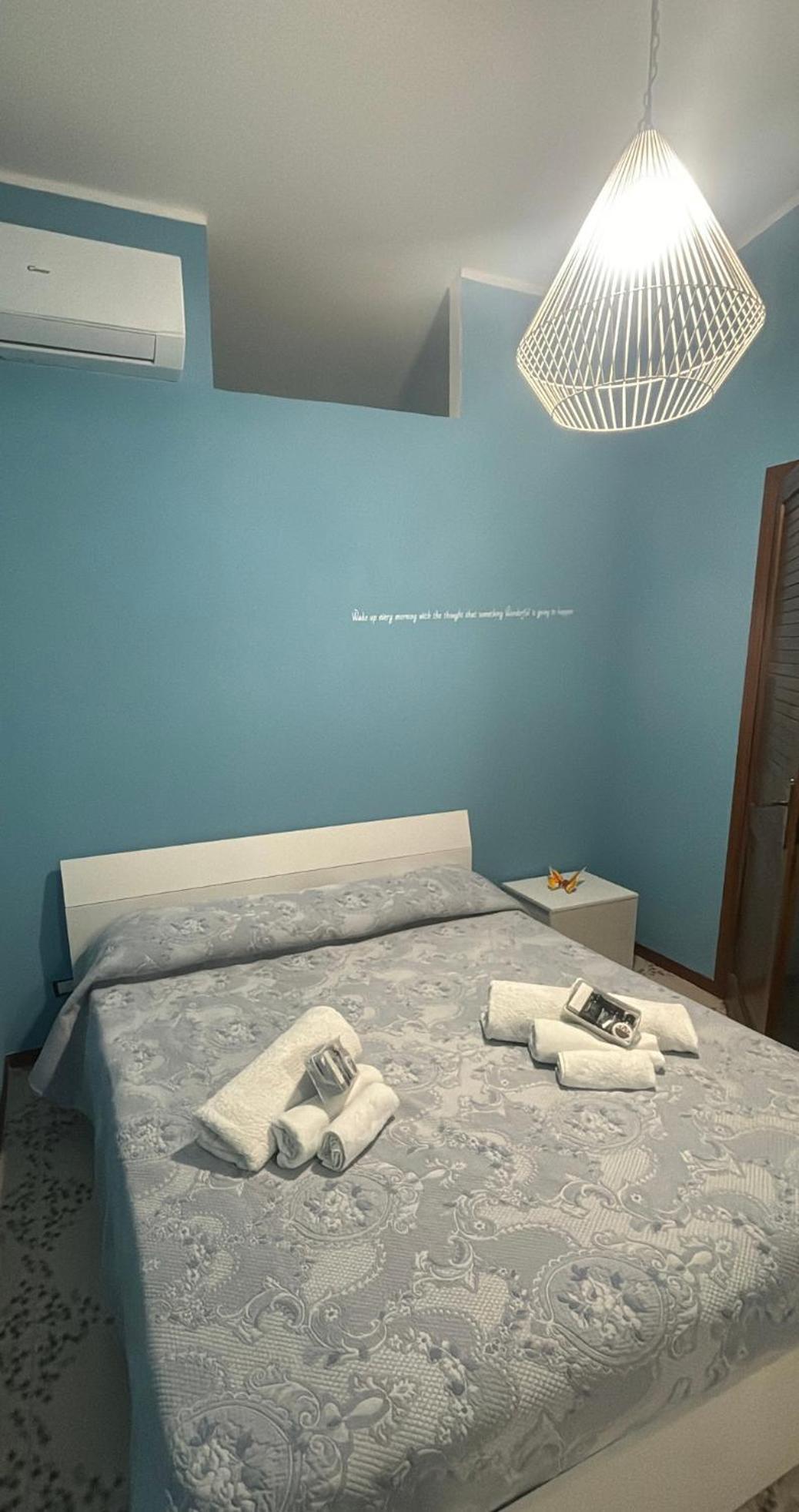 Appartamento Giardini Naxos Butterflies Home 스키조 외부 사진